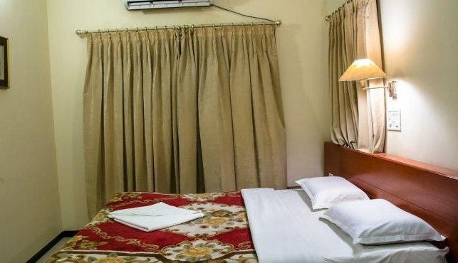 Hotel Bombay Tiffanys Mysore Exterior foto